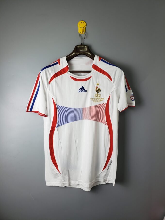 Retro Francia Home Football Jersey 2006/2007 - Image 2