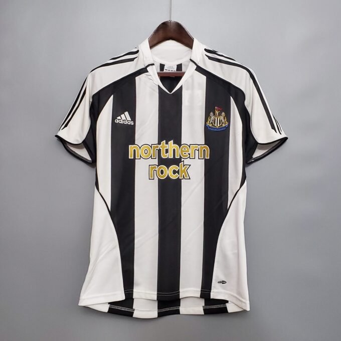 Retro Newcastle 05/06 | Official Football Jersey - Image 2