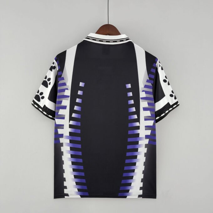 Retro Real Madrid 97/98 | Official Football Jersey - Image 2