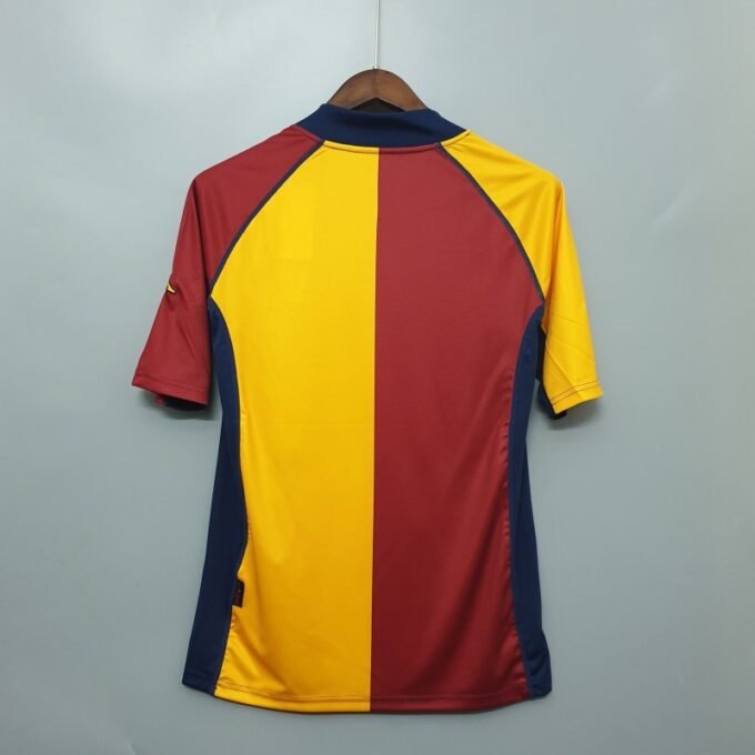 Retro Roma Home Football Jersey 2001/2002 - Image 3