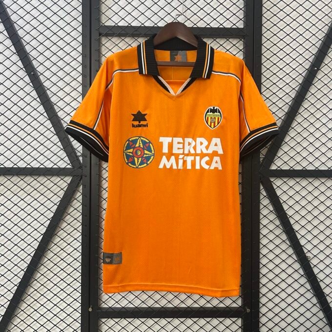 Retro Valencia Home Football Jersey 1999/2000 - Image 2