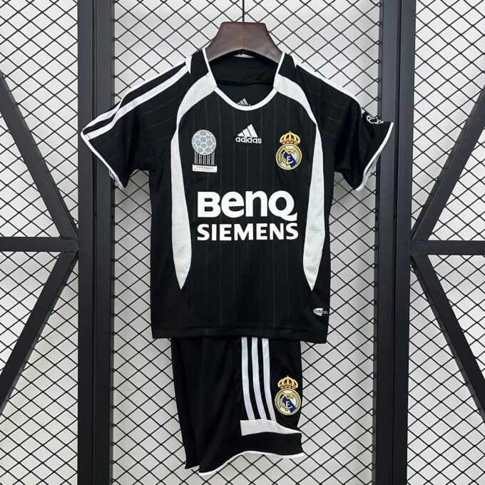 Real Madrid Away Football Jersey 2005/2006